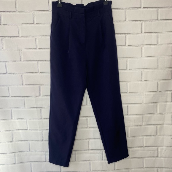 Lulu’s Paper bag waist pants in navy blue size medium - Picture 2 of 10